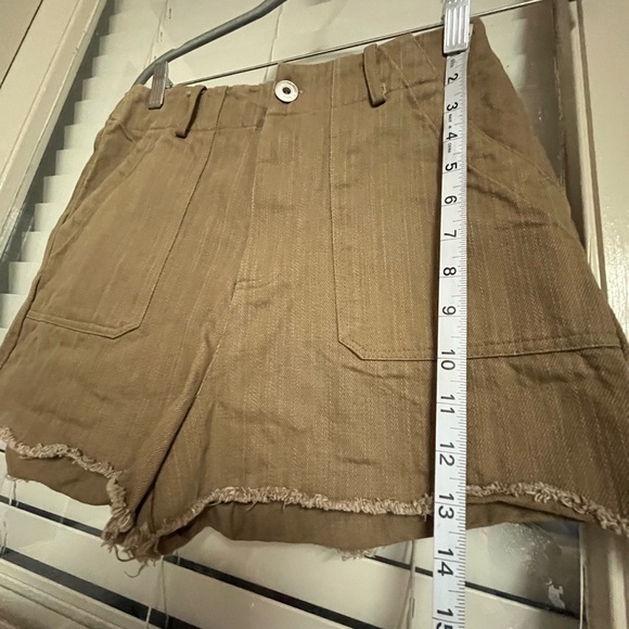 Paper Moon Olive Cargo Shorts Medium - Picture 4 of 8